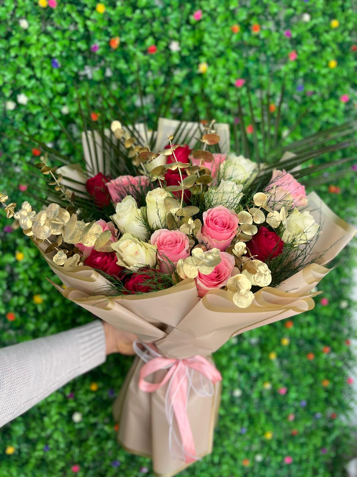 21 Renkli Gül Buketi