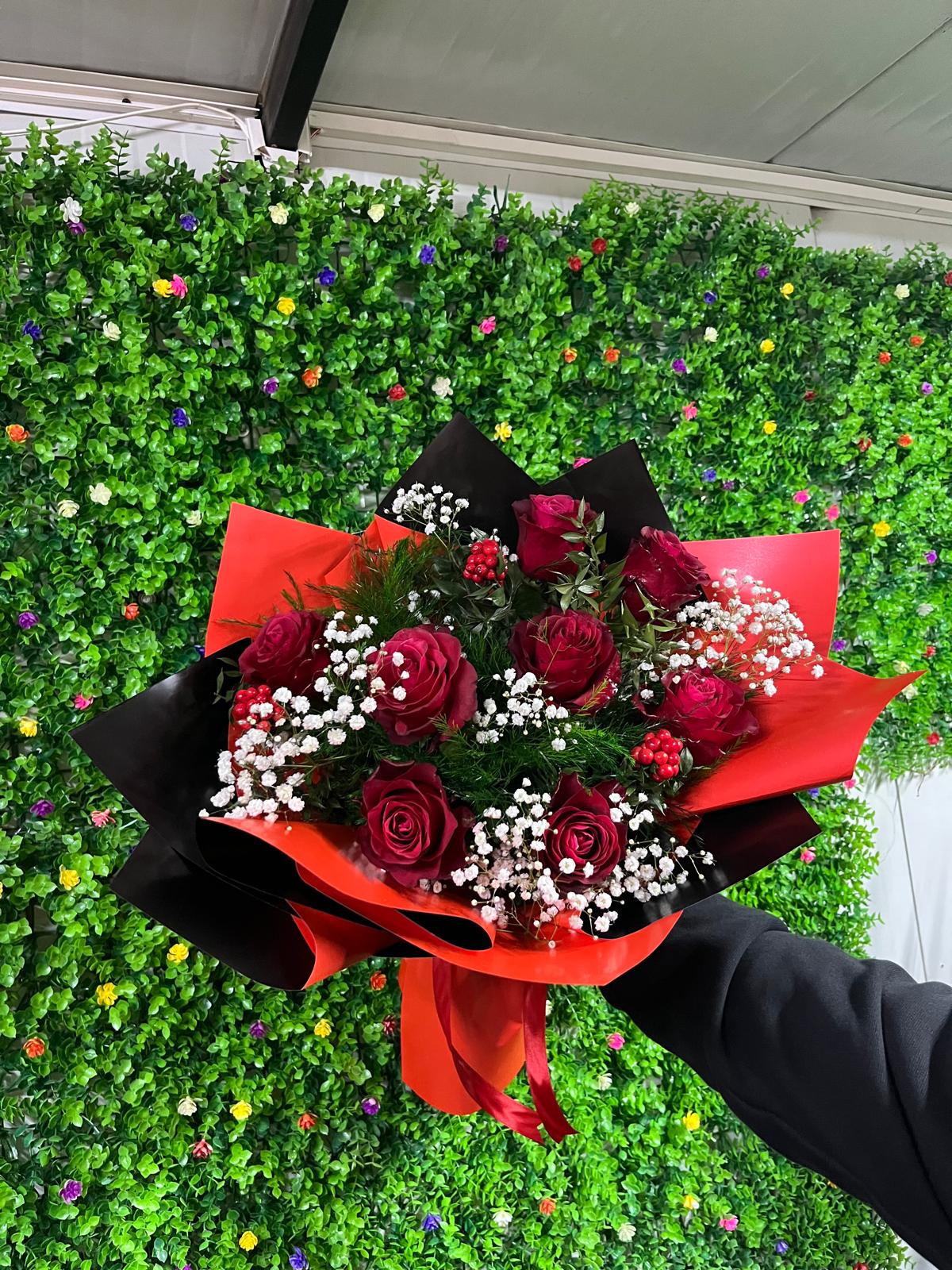 10 Kırmızı Gül Buketi